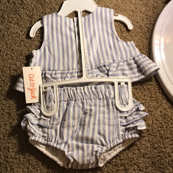 Little girl out fit - Picture 2 of 2